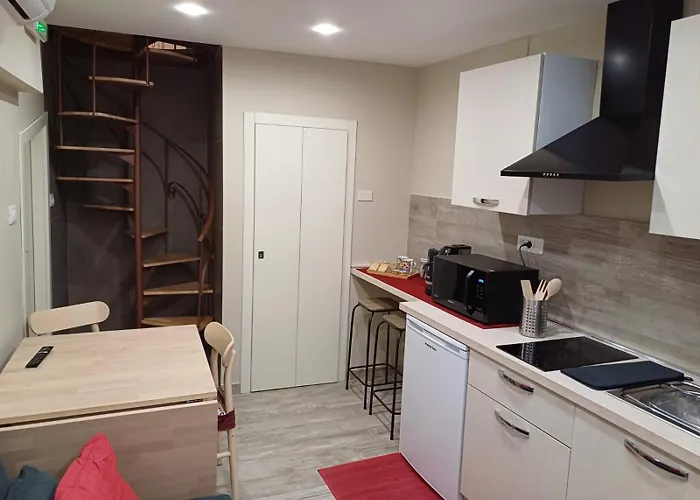 Vecchio Borgo House * Katanya